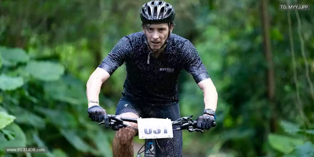 高清画质 + 专业解说，打造沉浸式观赛体验！🎧